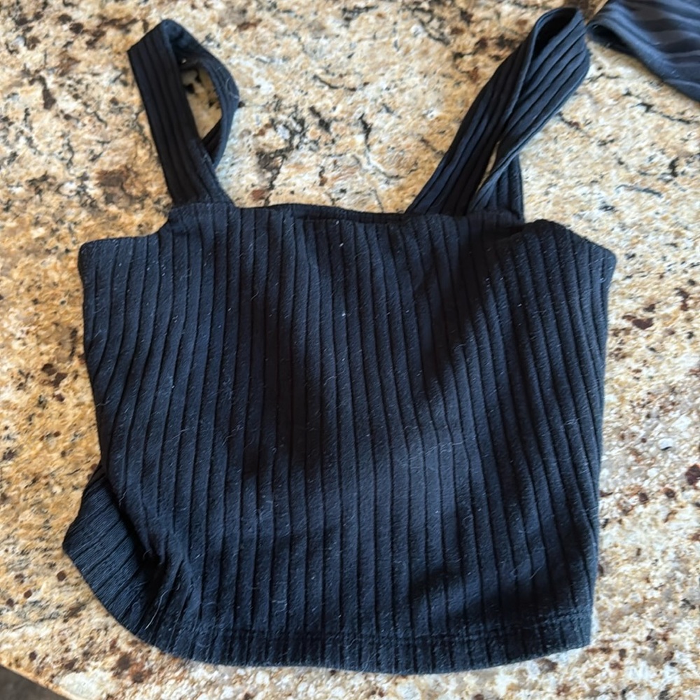 basic black tank, size xs but fits as a xs/s